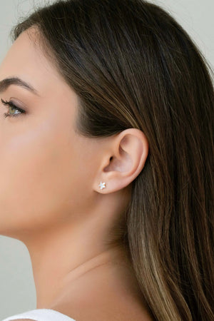 Brinco Estrela Cristal Ponto de Luz 6 mm Banhado a Ouro 18K