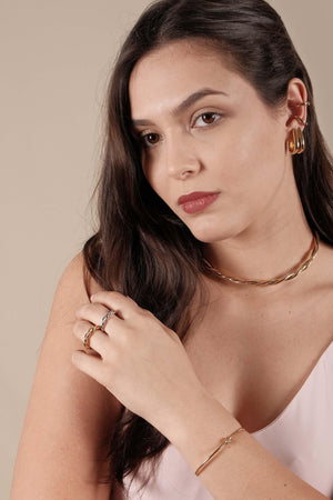 Anel Liso Torcido Tamanho 24 Ródio Branco