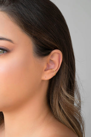 Piercing Liso Detalhes Bolinhas Banhado a Ouro 18K