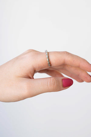 Anel Ajustável Torcido Tamanho P Ródio Branco