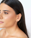 Brinco Meia Argola Oval Liso Banhado a Ouro 18K