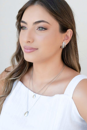 Brinco Meia Argola Oval Liso Ródio Branco