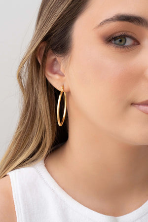 Brinco Argola Fecho Italiano Reta Elíptico Lisa 4.4cm Banhado a Ouro 18K