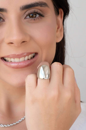 Anel Liso Abaulado Tamanho 15 Ródio Branco