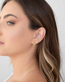 Ear Hook Quadrado Vazado Banhado a Ouro 18K