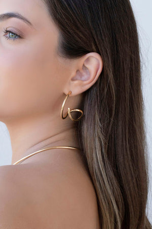 Brinco Meia Argola Fio Liso 4.2 cm Banhado a Ouro 18K