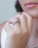 Anel Bolinhas em X Tamanho 15 Ródio Branco