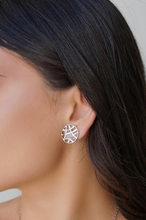 Brinco Redondo Entrelaçado Vazado Ródio Branco