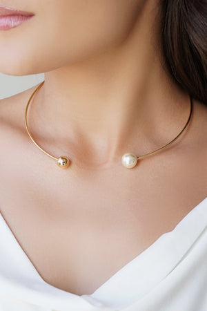 Aro Bola Lisa e Pérola Banhado a Ouro 18K