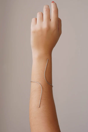 Bracelete Fio Texturizado Ródio Branco