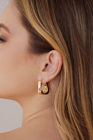 Brinco Argola Quadrada Torcida 2.5 cm Banhado a Ouro 18K