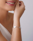 Pulseira Flor Riscada Ródio Branco