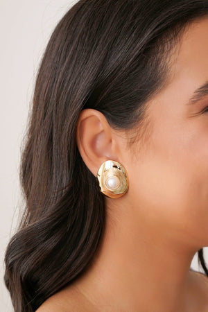 Brinco Oval Pérola 3.3 cm Banhado a Ouro 18K