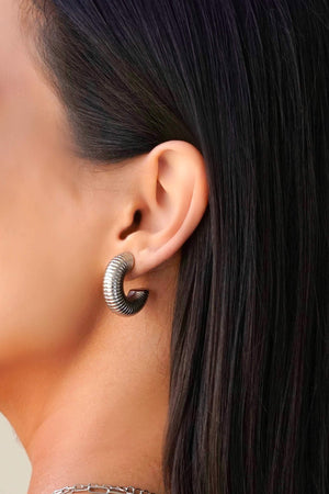 Brinco Argola Tubo Detalhes 2.5 cm Ródio Branco