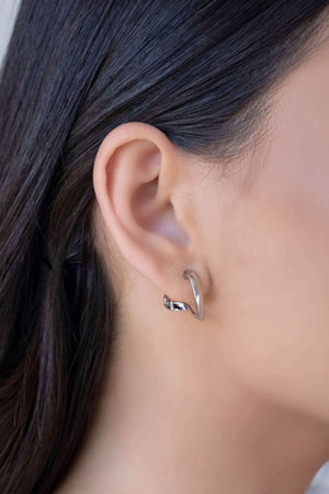 Brinco Argola Torcida Lisa 1.8 cm Ródio Branco