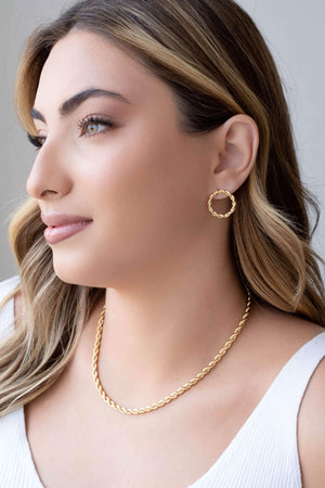 Brinco Argola Torcida 2.0 cm Banhado a Ouro 18K