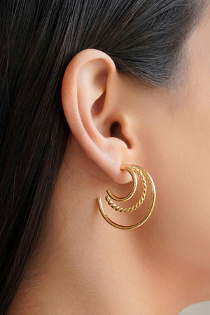 Brinco Argola Três Filetes 2.9 cm Banhado a Ouro 18K