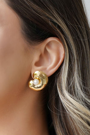 Brinco Orgânico Liso Pérola 2.8 cm Banhado a Ouro 18K