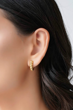 Brinco Argola Click Torcida 1.6 cm Banhado a Ouro 18K