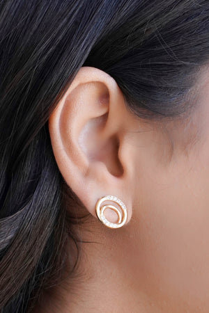 Brinco Redondo Vazado Cravejado Cristal 1.5 cm Banhado a Ouro 18K