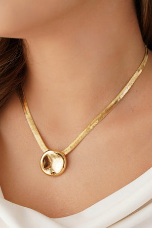 Gargantilha Malha Fita Orgânico Liso Banhado a Ouro 18K