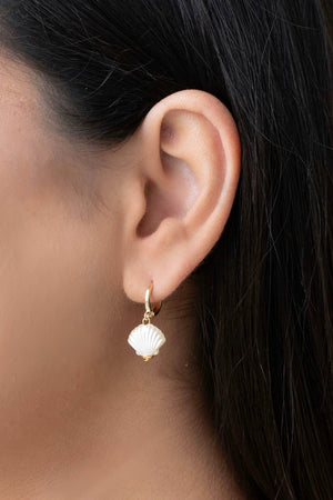 Brinco Argola Click Concha Pérola 2.6 cm Banhado a Ouro 18K