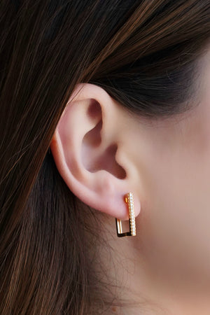 Brinco Argola Click Retangular Cravejado Cristal 1.8 cm Banhado a Ouro 18K