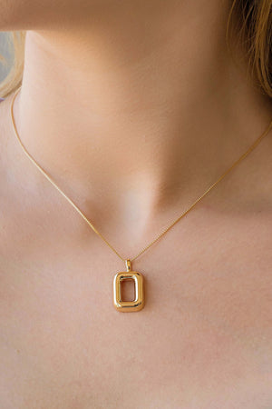 Gargantilha Veneziana Retângulo Vazado Liso Banhado a Ouro 18K - 40 cm