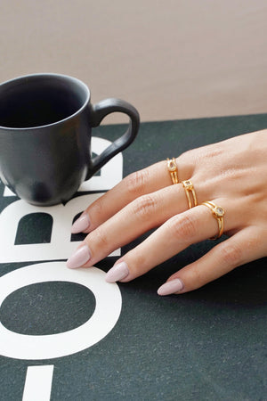 Anel Vazado Quadrado Cristal Tamanho 20 Banhado a Ouro 18K