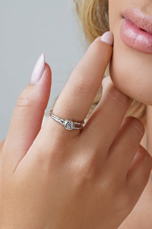 Anel Vazado Ponto de Luz Cristal Tamanho 18 Ródio Branco