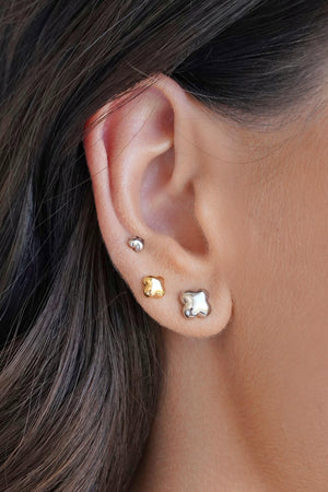 Brinco Flor Lisa 6 mm Banhado a Ouro 18K