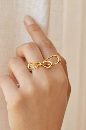 Anel Ajustável Laço Tamanho M Banhado a Ouro 18K