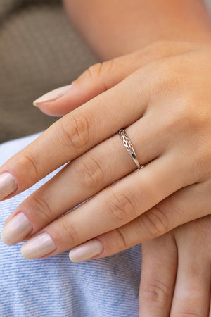 Anel Detalhes Vazados Tamanho 20 Ródio Branco