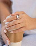 Anel Ajustável Gota Lisa Tamanho M Ródio Branco