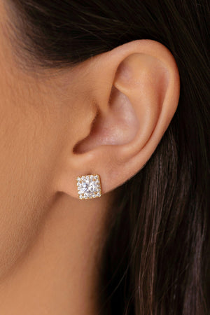 Brinco Quadrado Ponto de Luz Cravejado Cristal 8 mm Banhado a Ouro 18K