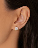 Brinco Quadrado Ponto de Luz Cravejado Cristal 8 mm Banhado a Ouro 18K