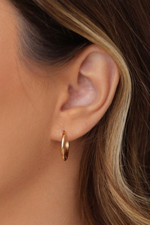 Brinco Argola Click Lisa 1.8 cm Banhado a Ouro 18K