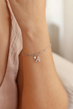 Pulseira Elos Letra J Cravejado Cristal Ródio Branco