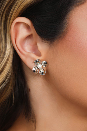 Brinco Flor Pérola 1.9 cm Ródio Branco