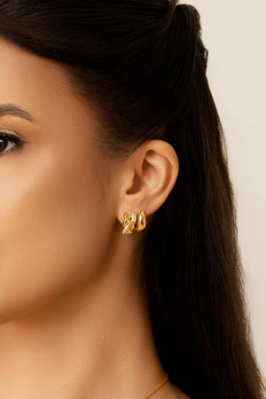 Dupla de Argolas Lisa e Entrelaçada Cravejado Cristal Banhado a Ouro 18K