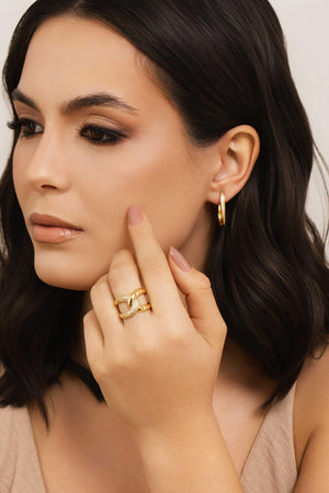 Anel Entrelaçado Cravejado Cristal Tamanho 16 Banhado a Ouro 18K