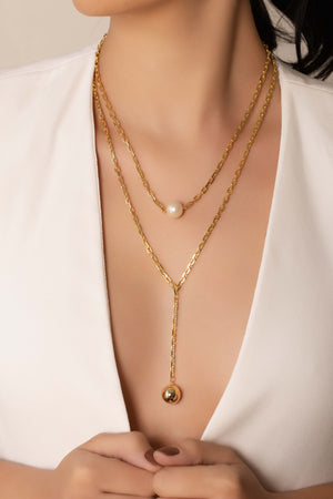 Gargantilha Gravata Dupla Elos Bola e Pérola Banhado a Ouro 18K