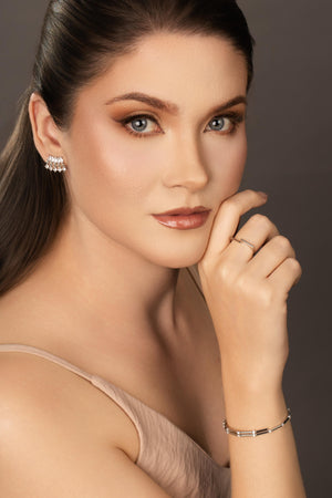 Brinco Navetes Pontos de Luz Cristal Ródio Branco