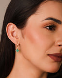 Brinco Argola Click Trevo Tom Esmeralda 2.6 cm Banhado a Ouro 18K