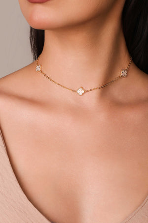 Choker Elos Trevos Tom Madrepérola 1.0 cm Banhado a Ouro 18K