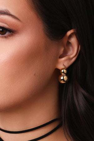 Brinco Argola Fecho Italiano Bolas Lisas 2.5 cm Banhado a Ouro 18K