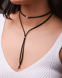 Gargantilha Gravata Dupla Camurça Preta Retângulos Ródio Branco - 30 cm