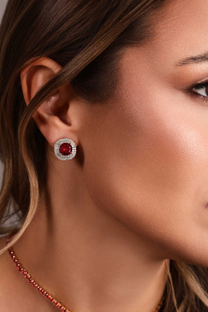 Brinco Quadrado Ponto de Luz Rubi Cravejado Cristal Banhado a Ouro 18K