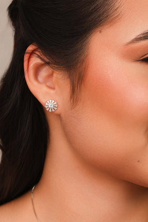 Brinco Flor Baguetes Ponto de Luz Cristal Ródio Branco