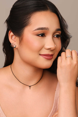 Choker Fio Coreano Preto Cruz Lisa Ródio Branco